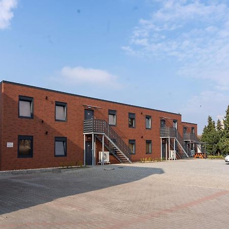 פאלקנזה Comfort Housing Apartments מראה חיצוני תמונה