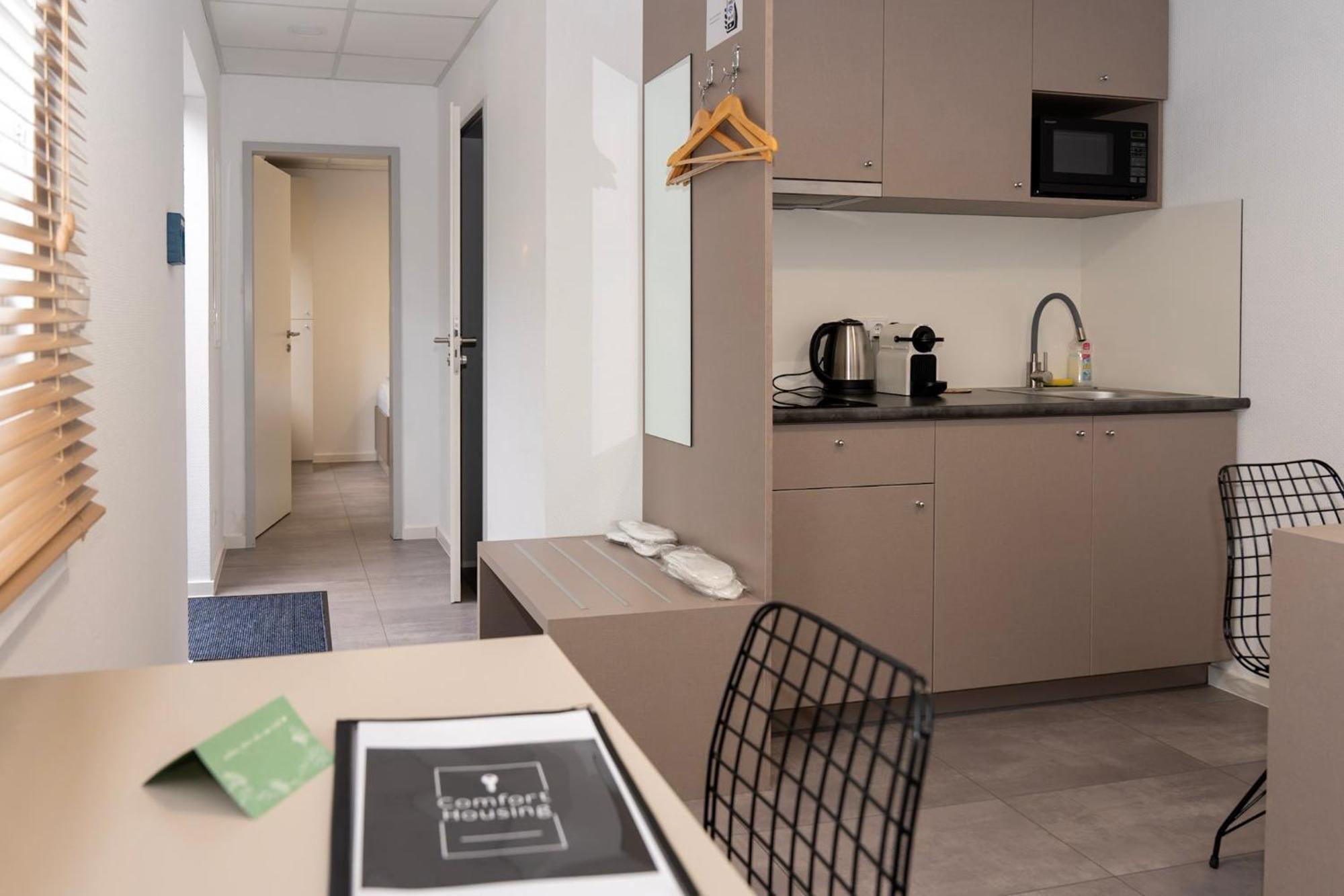 פאלקנזה Comfort Housing Apartments מראה חיצוני תמונה