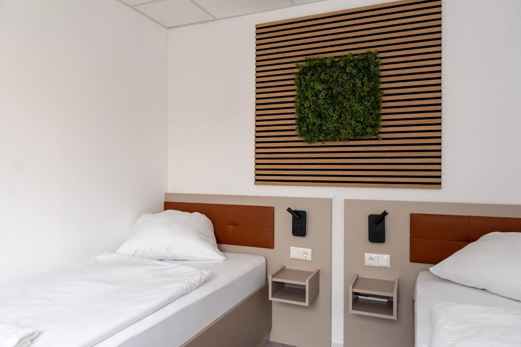 פאלקנזה Comfort Housing Apartments מראה חיצוני תמונה