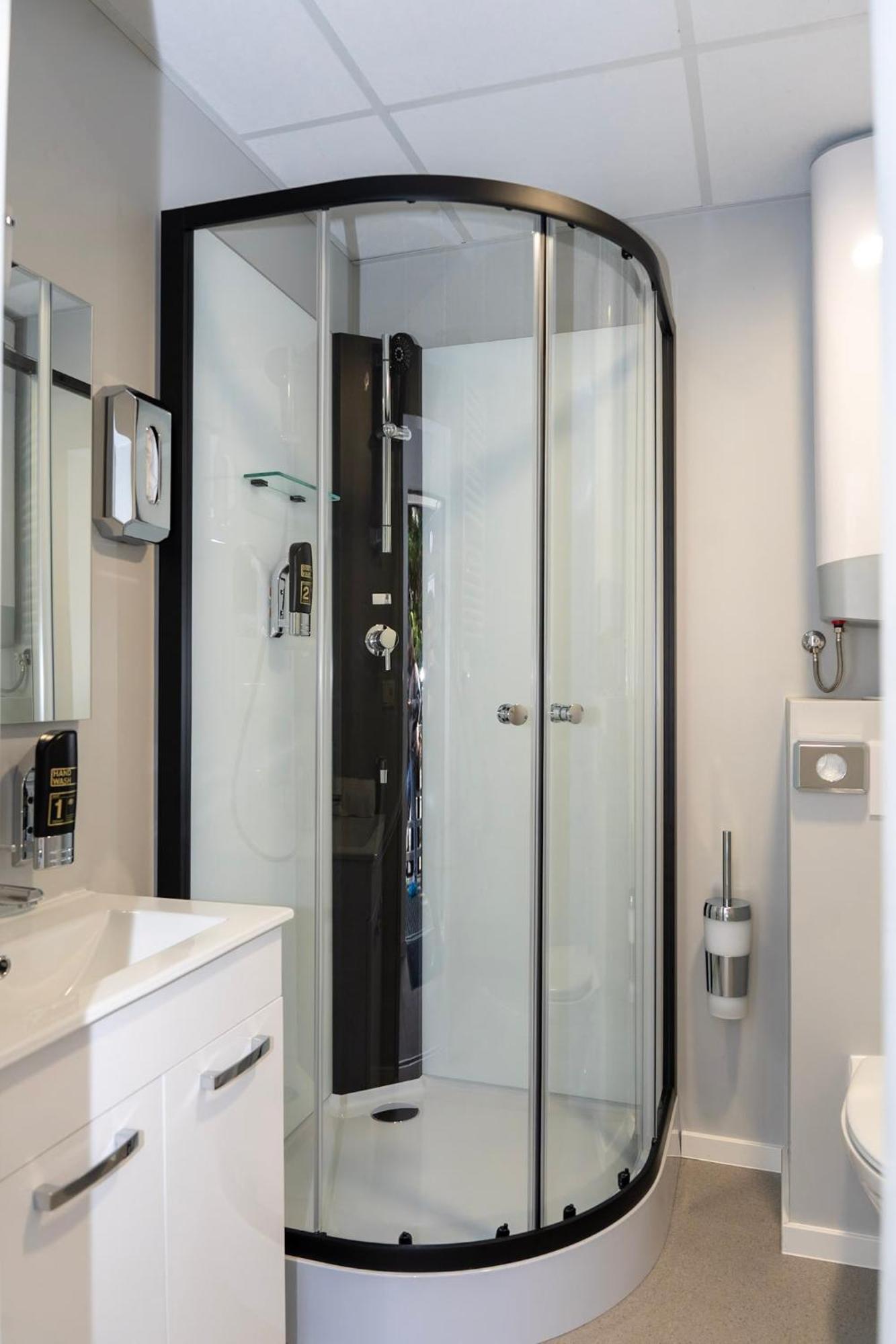 פאלקנזה Comfort Housing Apartments מראה חיצוני תמונה