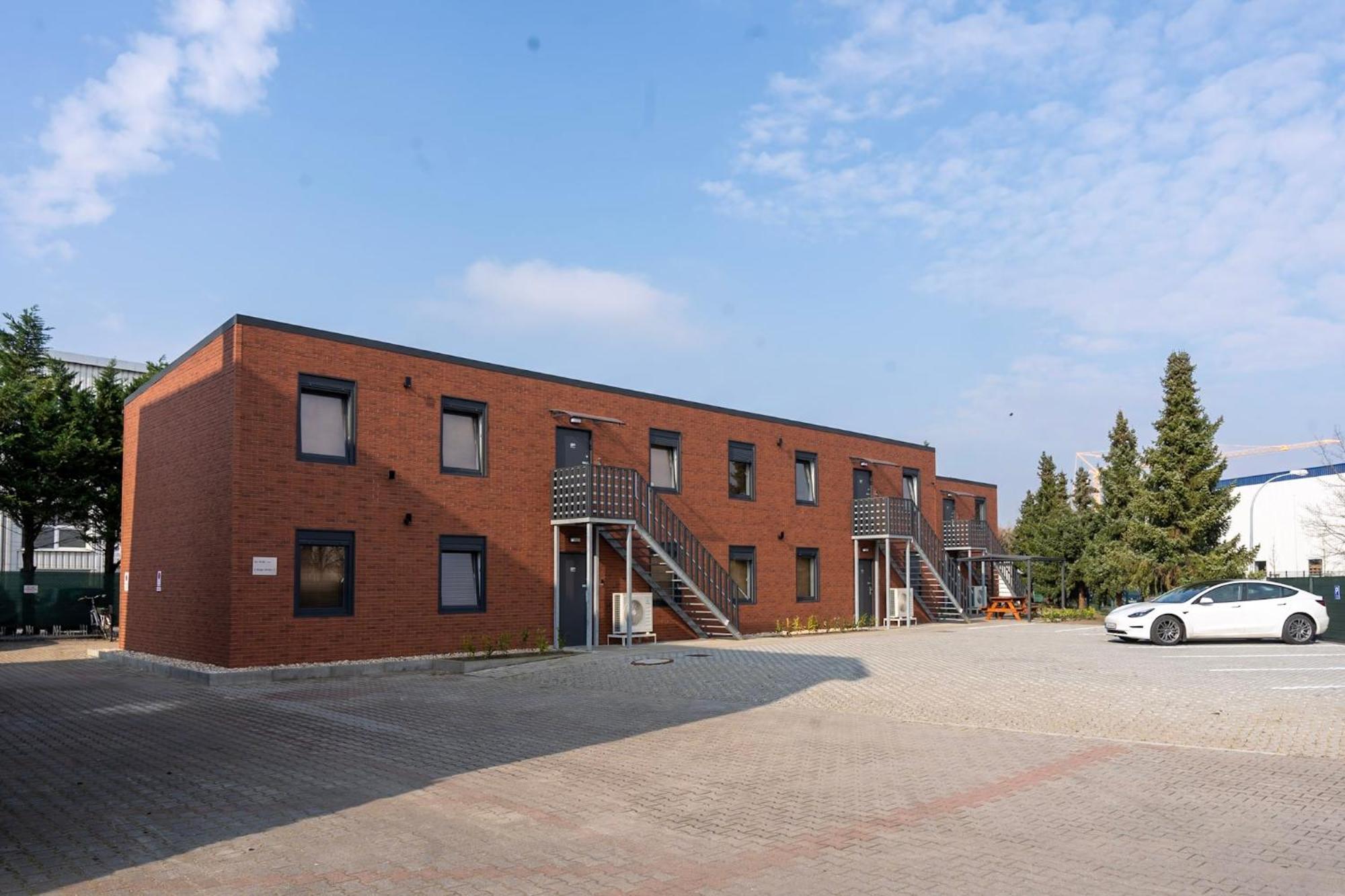 פאלקנזה Comfort Housing Apartments מראה חיצוני תמונה