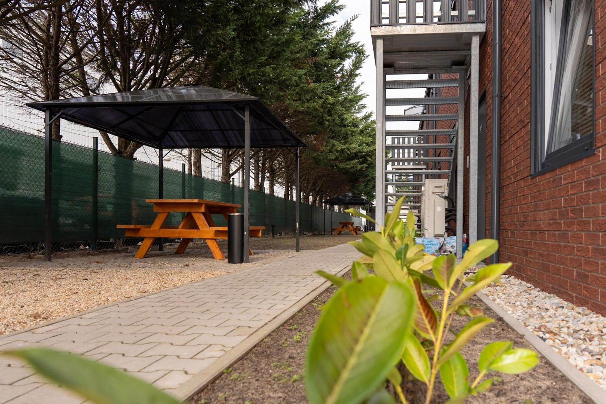 פאלקנזה Comfort Housing Apartments מראה חיצוני תמונה